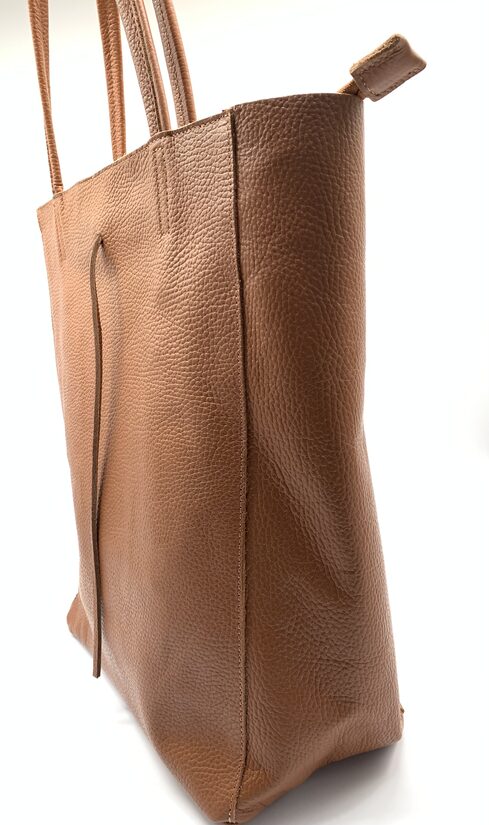 Ādas soma ar rāvējslēdzēju dažādās krāsās, ražots Itālijā